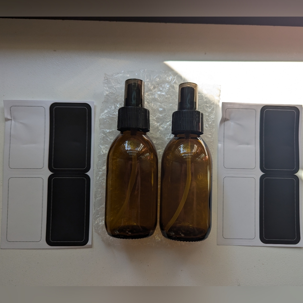 BNIB 2 4oz Amber Glass Spray Bottles